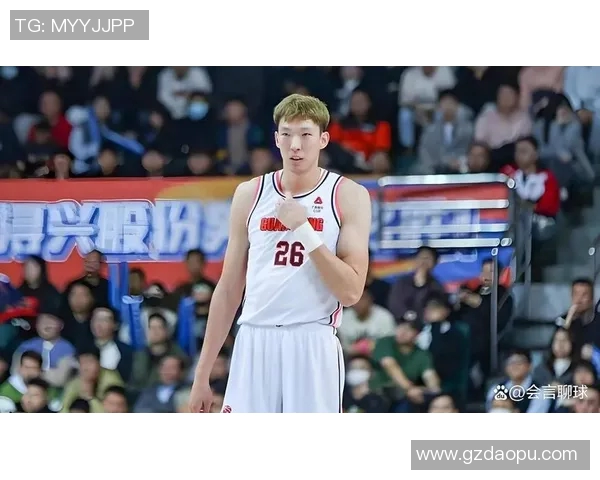 周琦在国际赛场的崛起与挑战：从篮球新星到中国男篮的中流砥柱