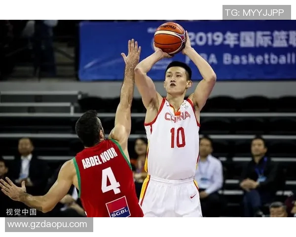 周鹏：从篮球场上的拼搏者到生活中的励志榜样，激励无数年轻人追梦之路